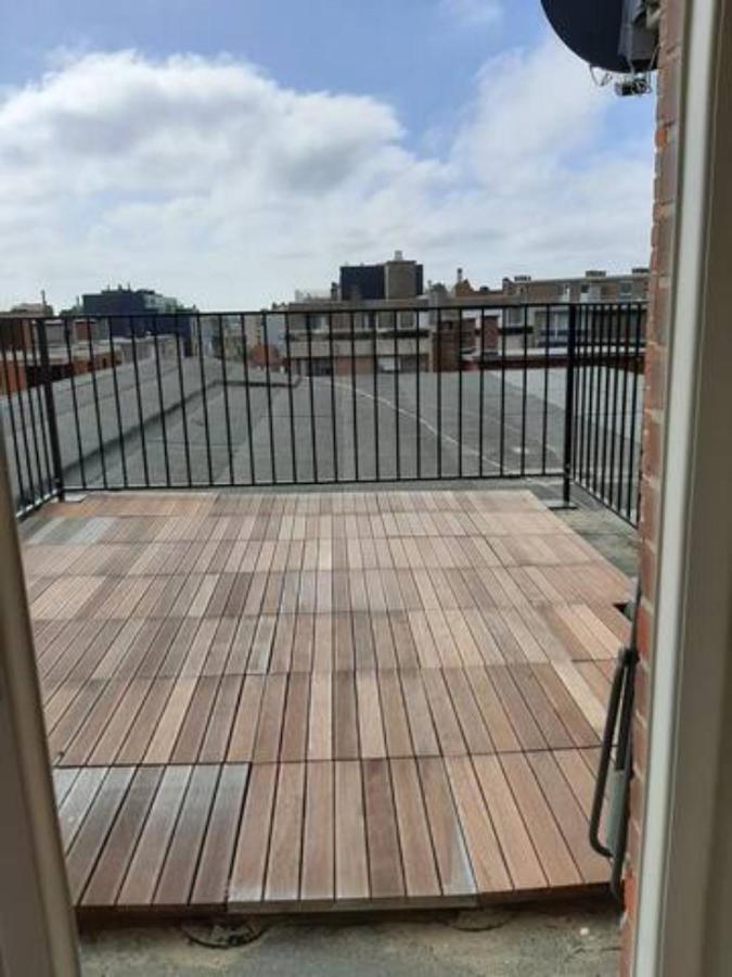 Appartment With Frontal Sea View With 3 Bedrooms Koksijde Bagian luar foto