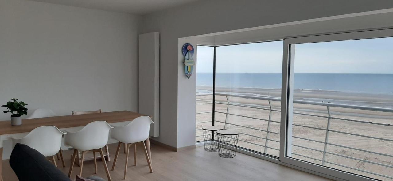 Appartment With Frontal Sea View With 3 Bedrooms Koksijde Bagian luar foto