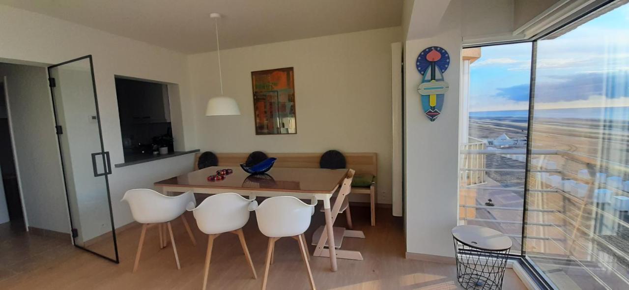 Appartment With Frontal Sea View With 3 Bedrooms Koksijde Bagian luar foto